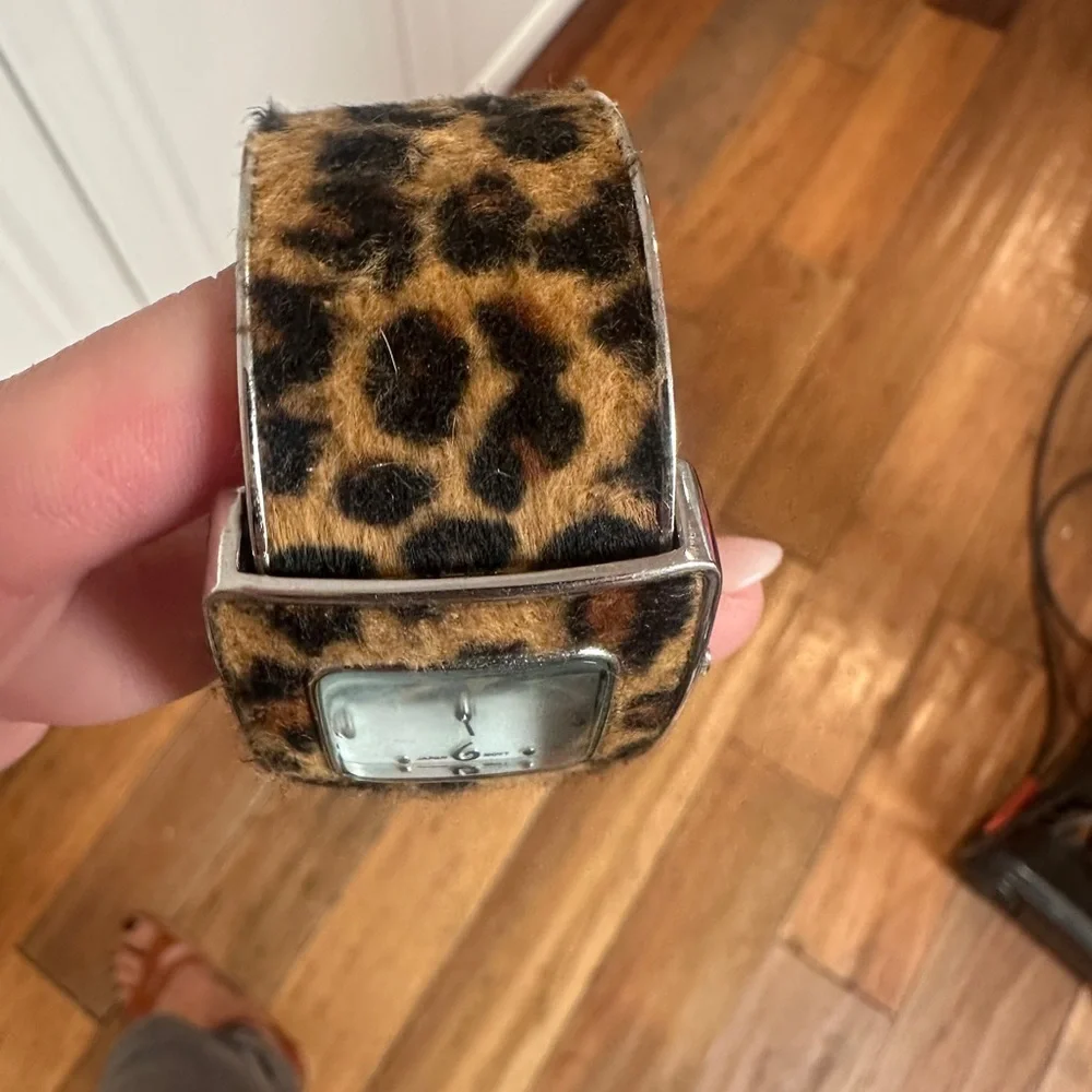 Leopard Print Quartz Watch for women
